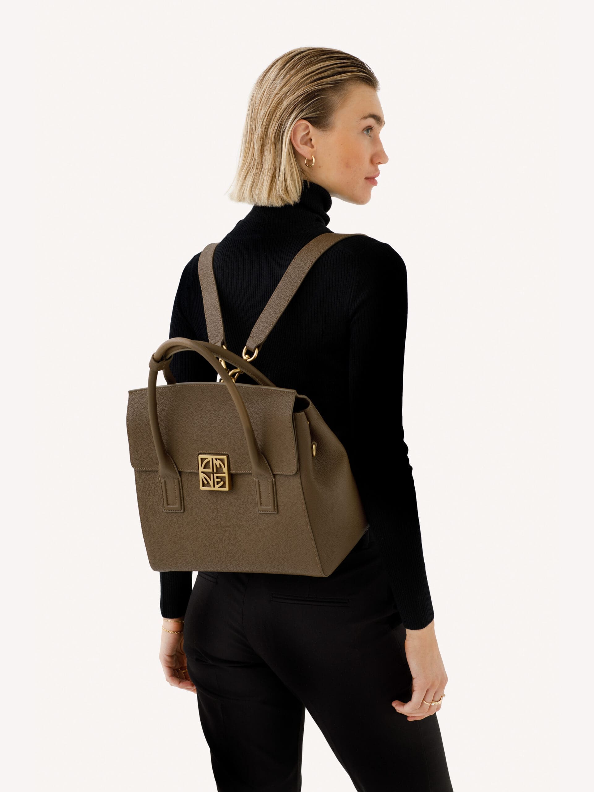 86000155_backpack_esther_2048px