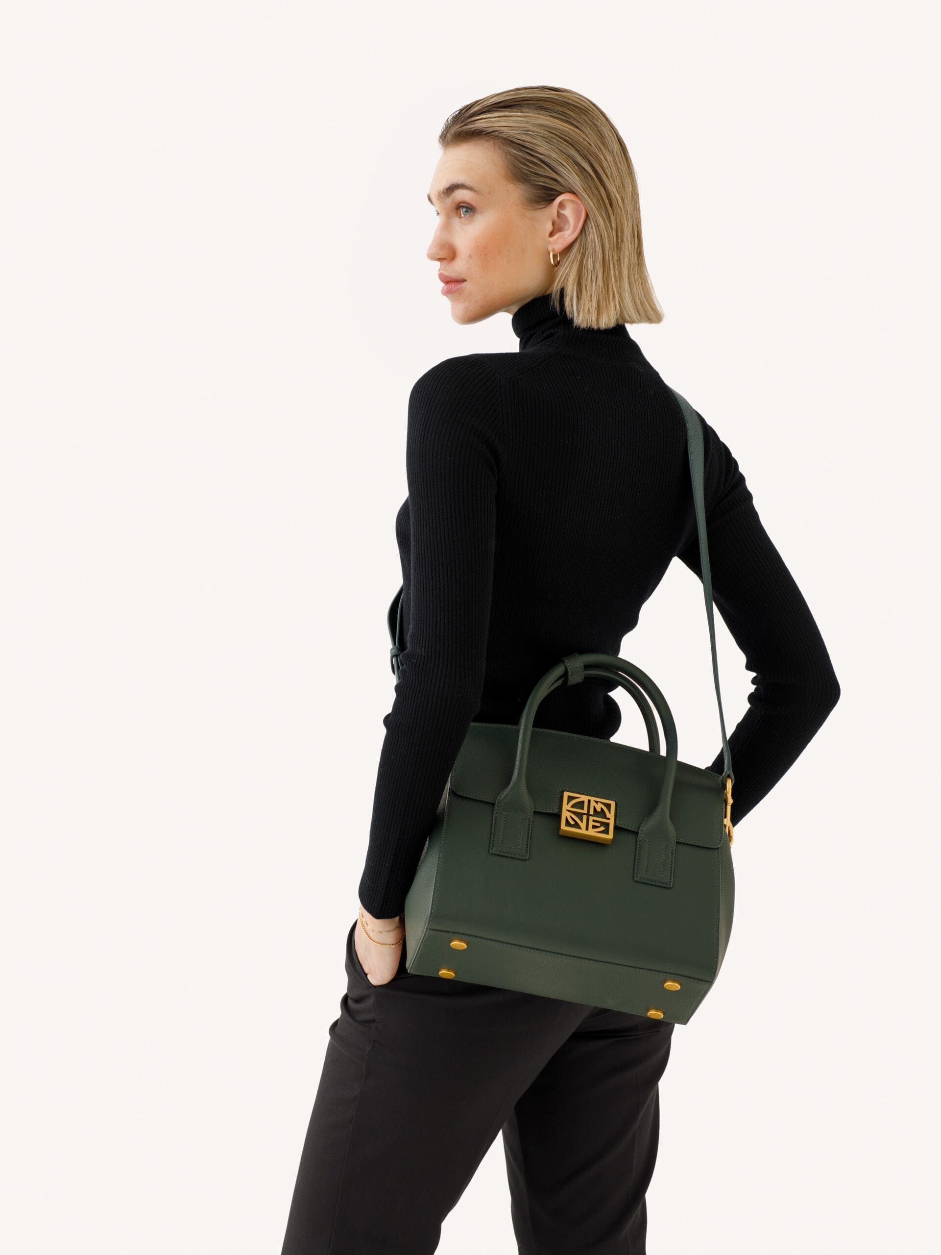 86000222_crossbody_esther_2048px