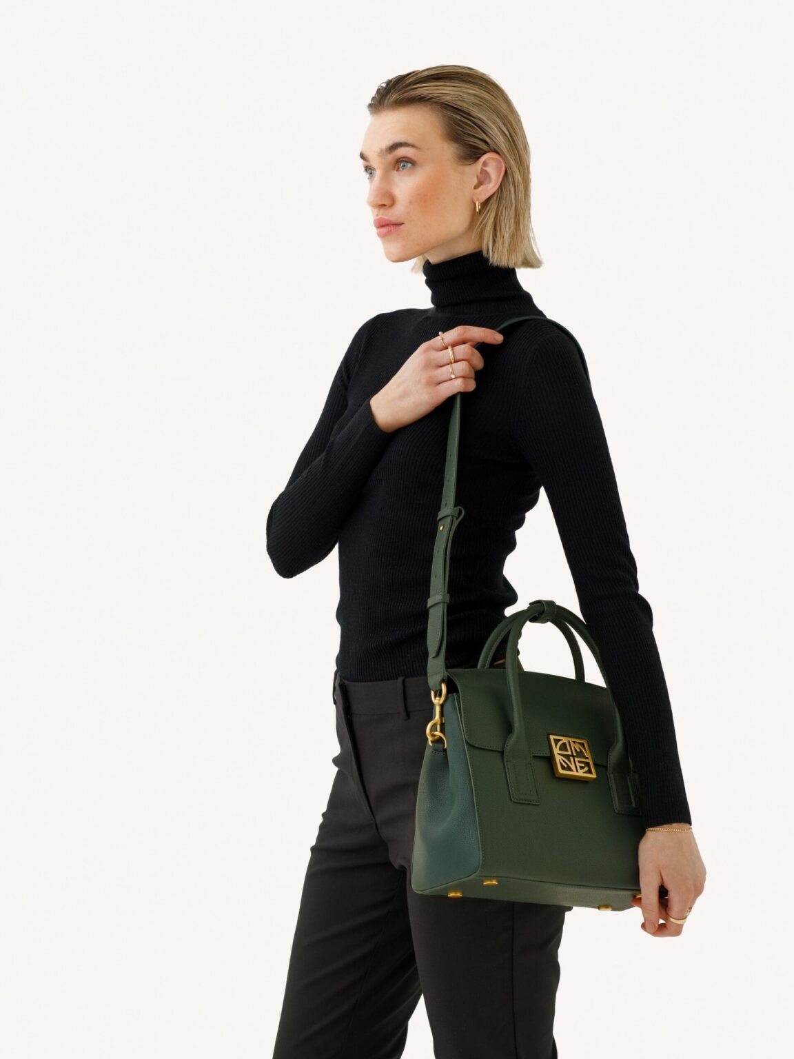 86000222_shoulder_esther_2048px