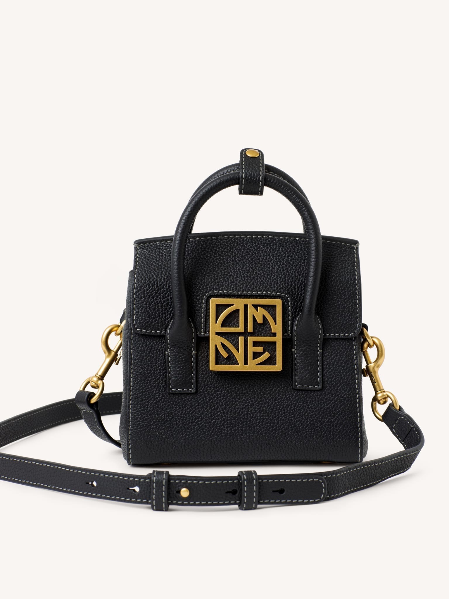 86000399_front_onestrap_2048px