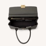 86000444_inside_2048px