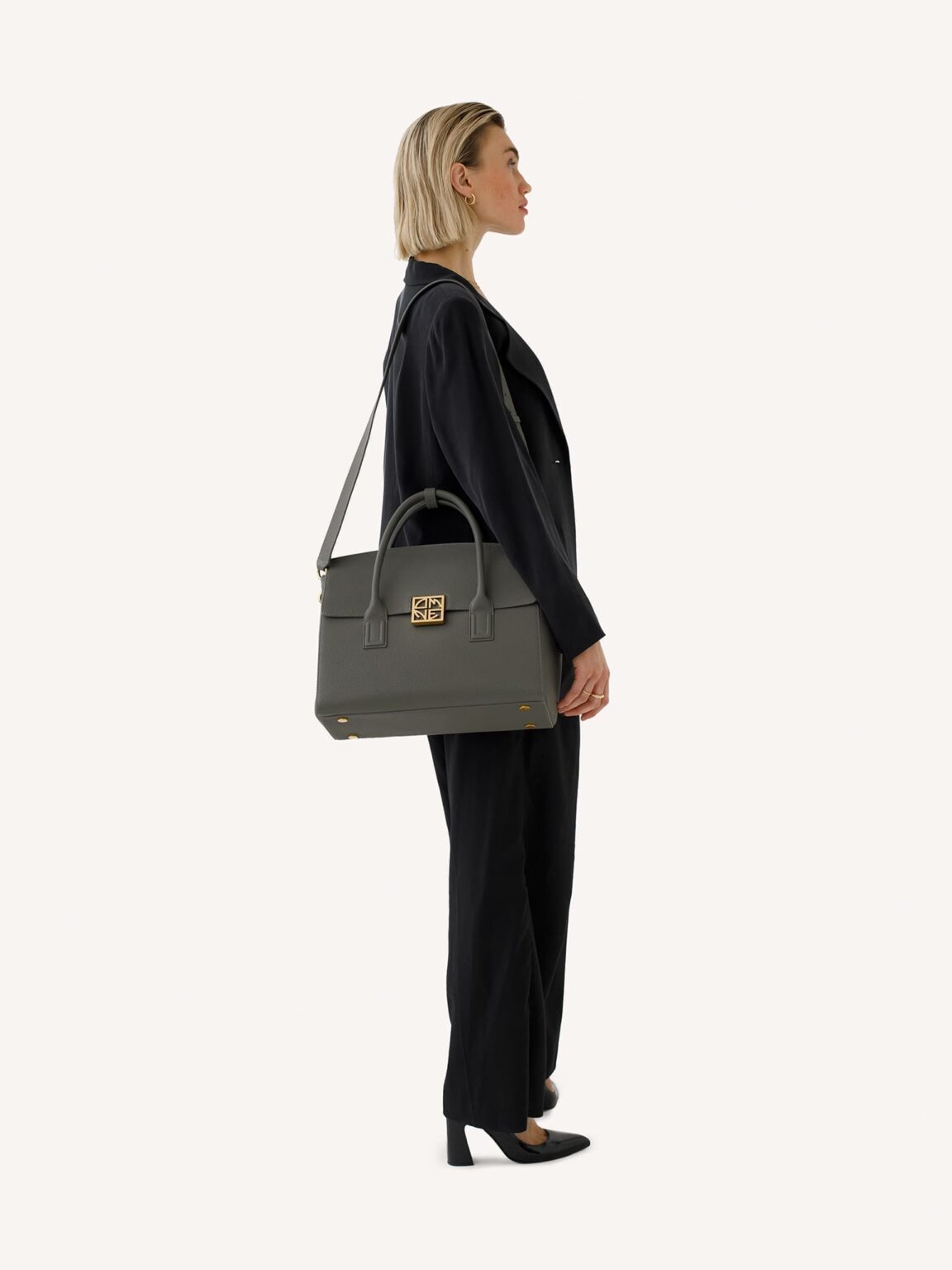 86000444_shoulder_esther_2048px