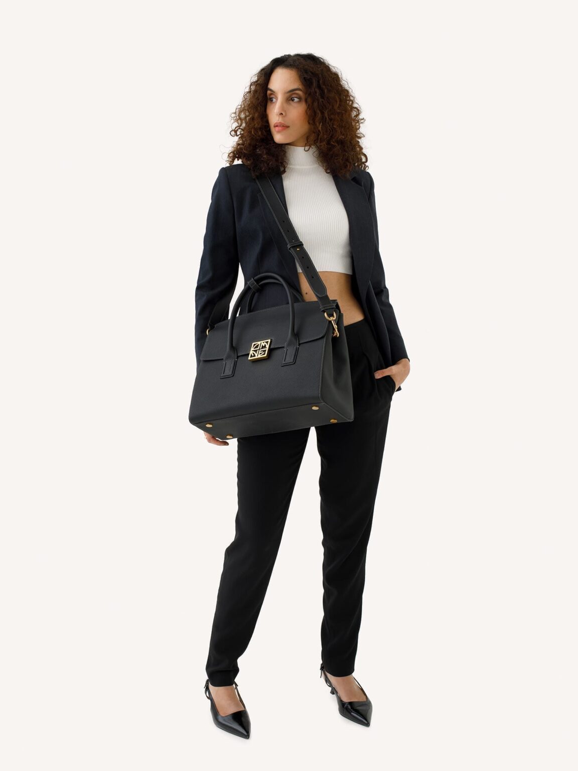 86000499_shoulder_gabriella_2048px