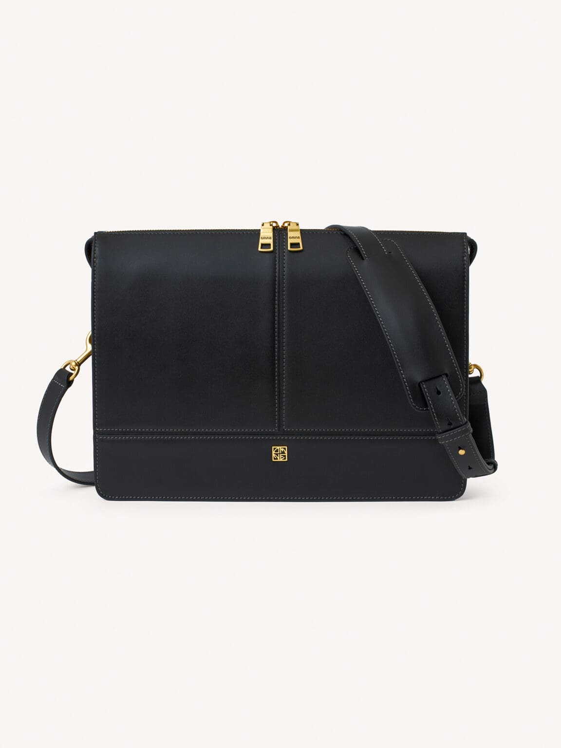 86000799_front_onestrap_2048px